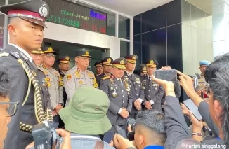 Kapolda Sumbar Irjen Pol Suharyono saat konferensi pers