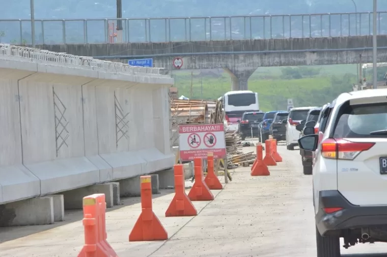 15 Desember Uji Coba Tol Padang-Sicincin, Dilarang Berhenti di Bahu Jalan