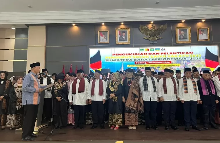 Gubernur Mahyeldi Kukuhkan Pengurus S3 Sumbar