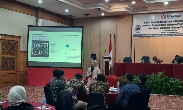 Direktur Democracy and Electoral Empowerment Partnership (DEEP) Indonesia, Neni Nur Hayati.