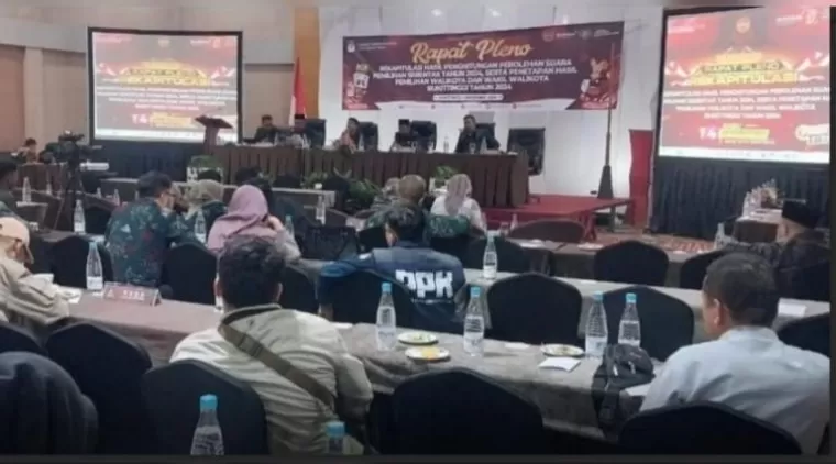 Rapat Pleno Rekapitulasi Penghitungan, KPU Bukittinggi Tetapkan Ramlan Ibnu Suara Terbanyak