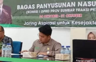 Anggota DPRD Sumbar Bagas Panyusunan Nasution saat menjemput aspirasi rakyat Sawahlunto di Kecamatan Lembah Segar untuk penyusunan APBD 2025. (armadison)