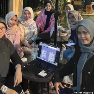 Oleh Aisyah, Alifah, Juliani, Ladiva, Lidiya, Nabila, Zakiyatul