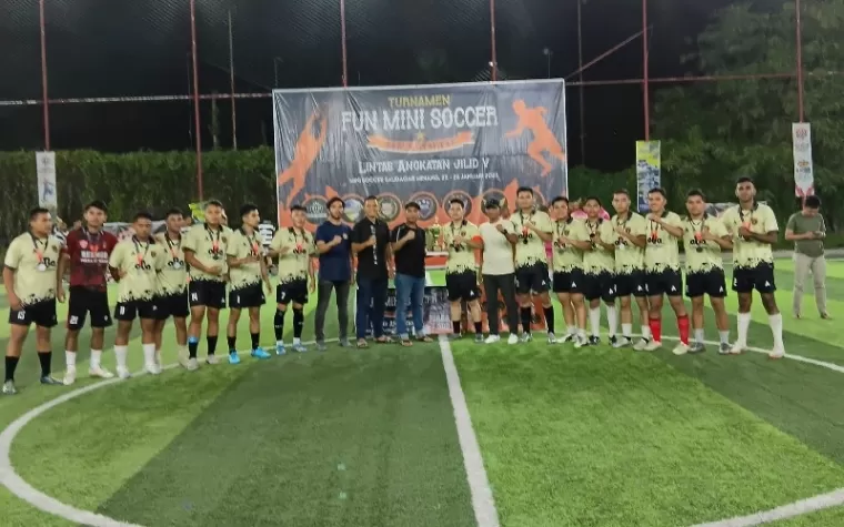 Tim Leting 48 Angkatan 2022 tampil juara sekaligus angkat tropi. (dede amri)