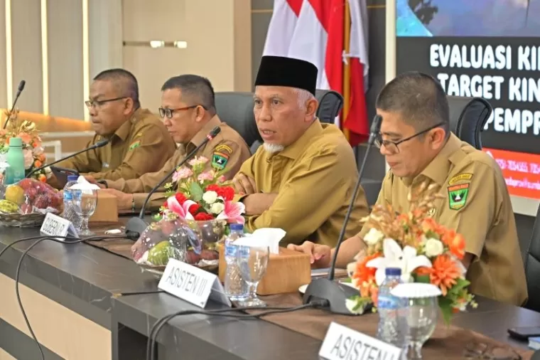 Gubernur Tegaskan Pemprov Sumbar Optimis Tingkatkan Kinerja pada 2025