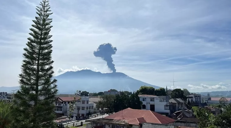 Gunung Marapi Erupsi, Kolom Abu Setinggi 1.000 Meter