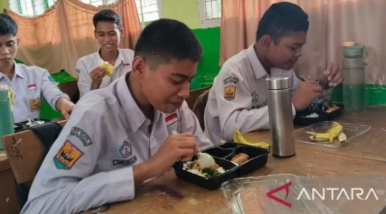 Langkah Awal Pariaman, Ribuan Siswa Nikmati Program Makan Bergizi Gratis