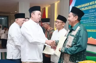 Menteri Nusron tekankan peningkatan pendaftaran tanah wakaf di Sulawesi Selatan dan Gorontalo dalam sebuah pertemuan di daerah itu. (ist)