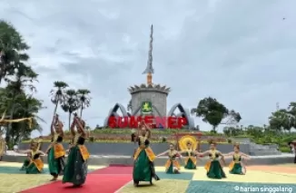 Resmikan Monumen Keris, Menteri Kebudayaan Tegaskan Sumenep Layak Jadi Ibukota Keris Dunia