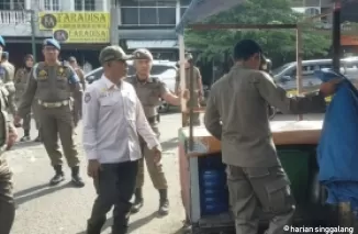 Tak Indahkan Himbauan, Belasan Lapak PKL Permindo Ditertibkan