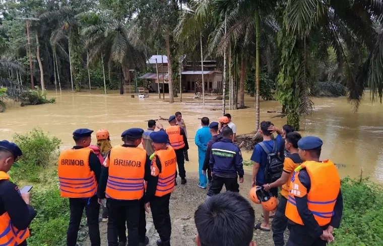 Hujan Deras, Banjir Rendam Timpeh Dharmasraya