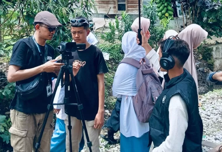 Proses pembuatan film berjudul 'Takjil Terakhir' oleh santri Kauman Muhammadiyah Padang Panjang. (ist)