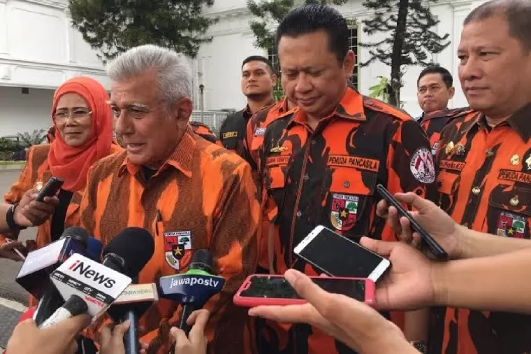 Ketua Majelis Pimpinan Nasional Pemuda Pancasila, Japto Soerjosoemarno. (Foto: Kompas)