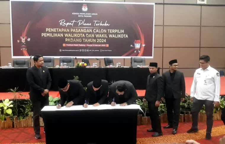 KPU Padang Tetapkan Fadly Amran - Maigus Nasir Sebagai Walikota dan Wakil Walikota Terpilih 2025-2030