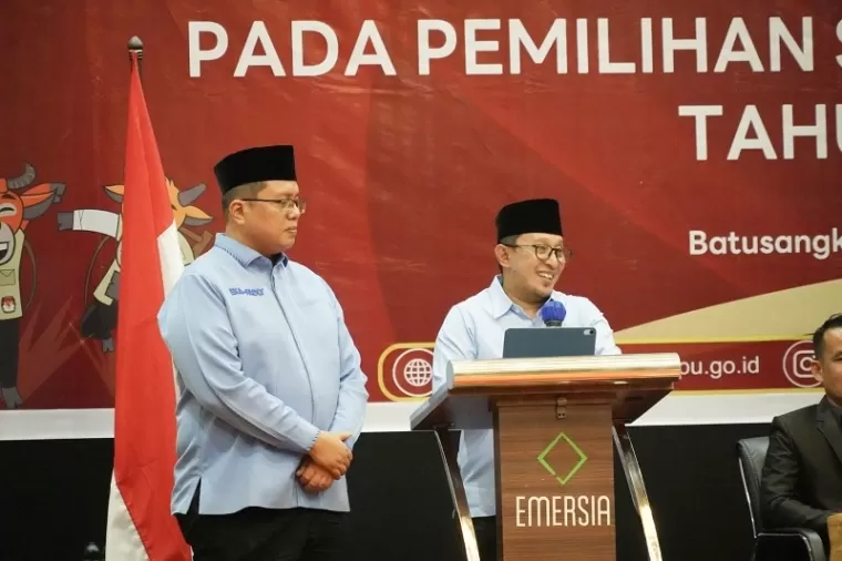 KPU Tanah Datar Tetapkan Eka Putra - Ahmad Fadly Paslon Terpilih