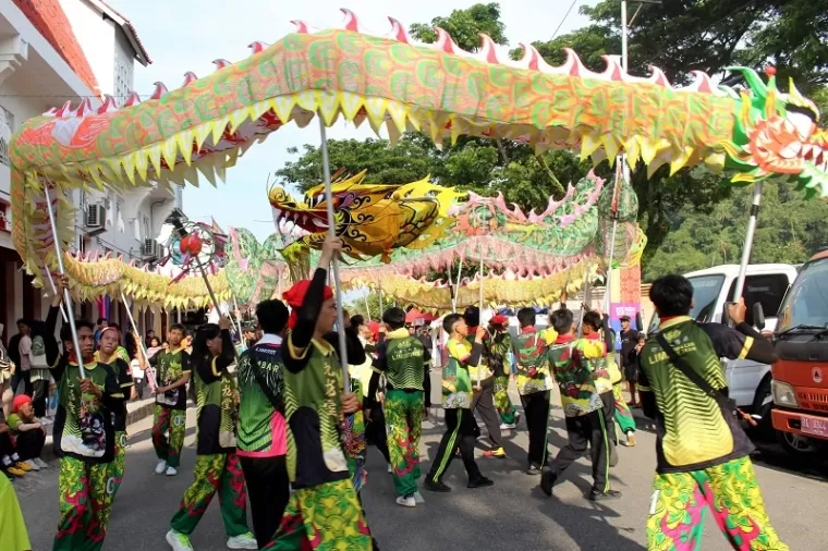 Pawai Cap Go  Meh di Padang Meriah