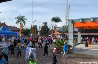 Entrasol Kolaborasi Dengan Dinas Kesehatan Kota Bukitinggi Gelar Senam Sehat