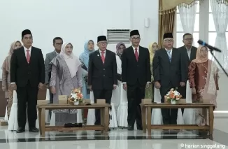 Pejabat eselon II Pemprov Sumbar yang dilantik Gubernur Sumbar Mahyeldi Ansharullah, Senin (10/2) di Auditorium Gubernuran Sumbar. Ist