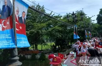 Masyarakat Antusias Ssambut Kedatangan Presiden Turki ke Istana Bogor