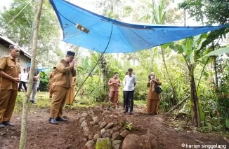 Wabup Ahmad Fadly Takziah ke Rumah Keluarga Cinta