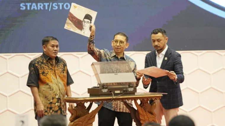 Hari Musik Nasional, Kementerian Kebudayaan Meluncurkan Vinyl Indonesia Raya dari 8 (delapan) versi