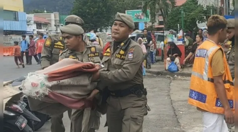 Satpol PP Padang Intensif Awasi PKL Pasca Relokasi ke Pasar Raya Fase VII