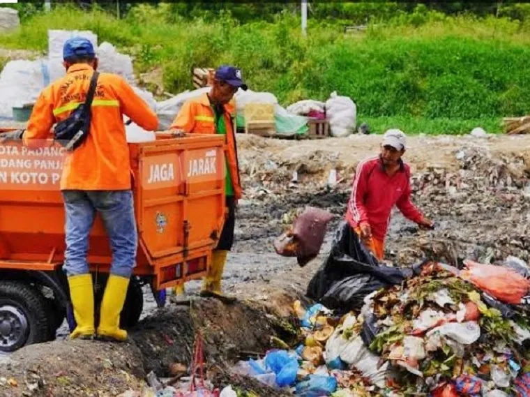 Selama Ramadan Volume Sampah di Padang Melonjak