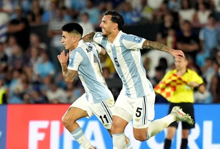 Tanpa Messi, Argentina Menang Tipis 1-0 Lawan Uruguay