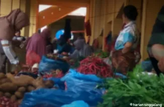 Pedagang sayur di balai rabu, hari Pasar nya Sawahlunto. (armadison)