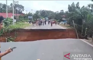 Jambi Perbaiki Jalan Alternatif Pengganti Jalinsum yang Putus