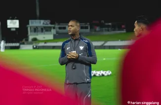 Kluivert Terkesan dengan Latihan Perdana Timnas Indonesia