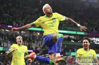 Neymar Dicoret dari Skuad Timnas saat Brasil Lawan Kolombia dan Argentina